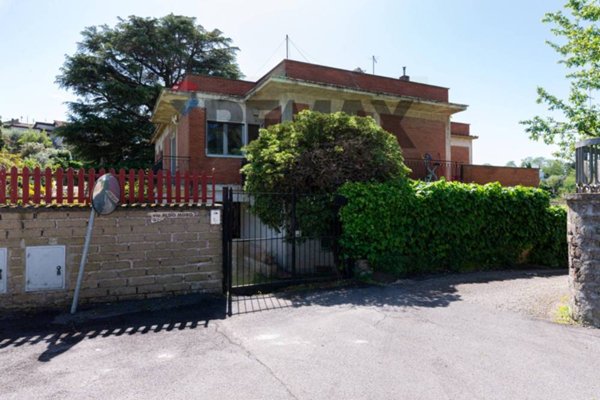 casa indipendente in vendita a Canale Monterano