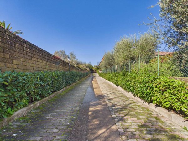 casa indipendente in vendita a Canale Monterano