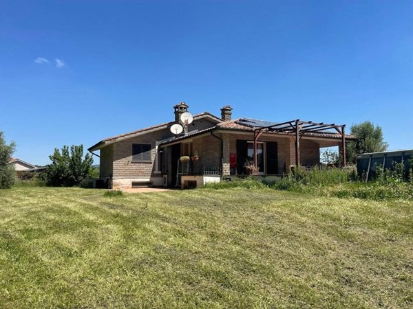 casa indipendente in vendita a Canale Monterano in zona Montevirginio