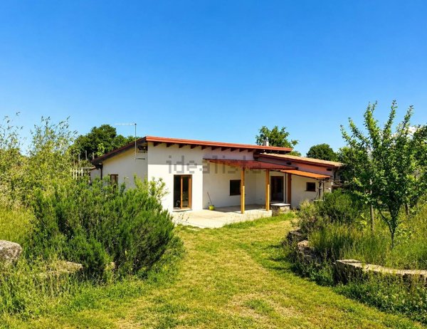 casa indipendente in vendita a Canale Monterano in zona Montevirginio