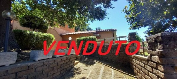 casa indipendente in vendita a Canale Monterano