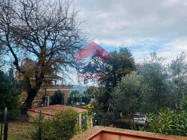 casa indipendente in vendita a Canale Monterano