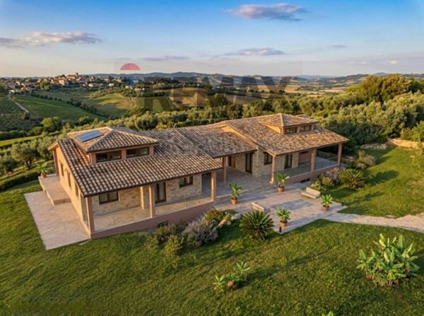 villa in vendita a Canale Monterano