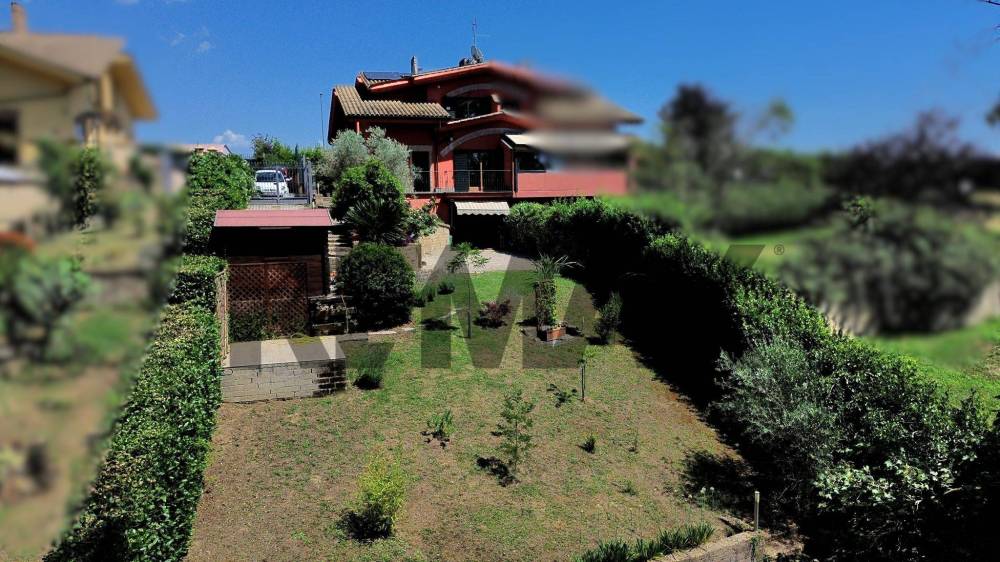 casa indipendente in vendita a Canale Monterano