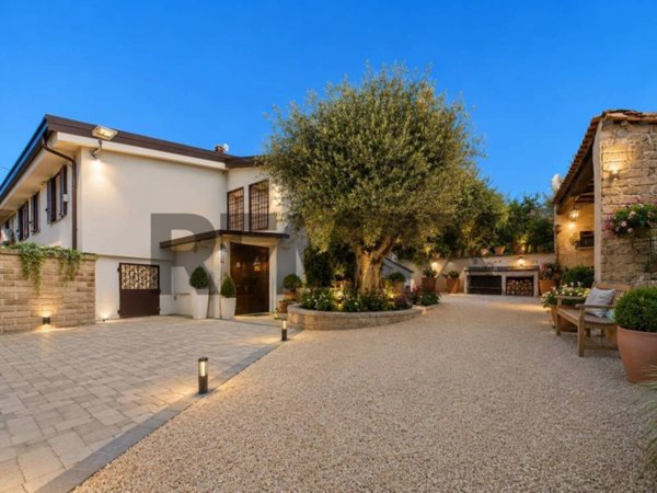 casa indipendente in vendita a Canale Monterano