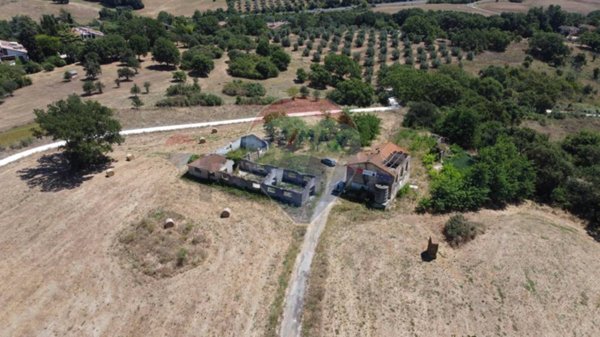 casa indipendente in vendita a Canale Monterano