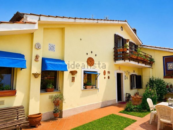 casa indipendente in vendita a Canale Monterano in zona Montevirginio
