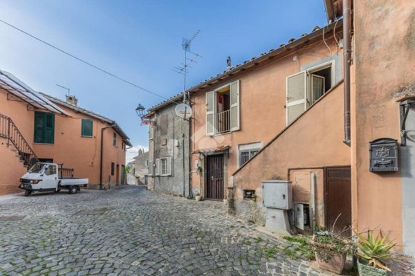 appartamento in vendita a Canale Monterano in zona Montevirginio