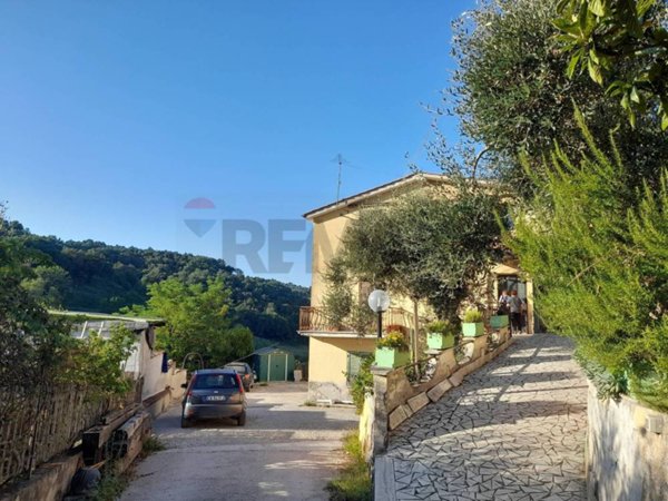 appartamento in vendita a Canale Monterano