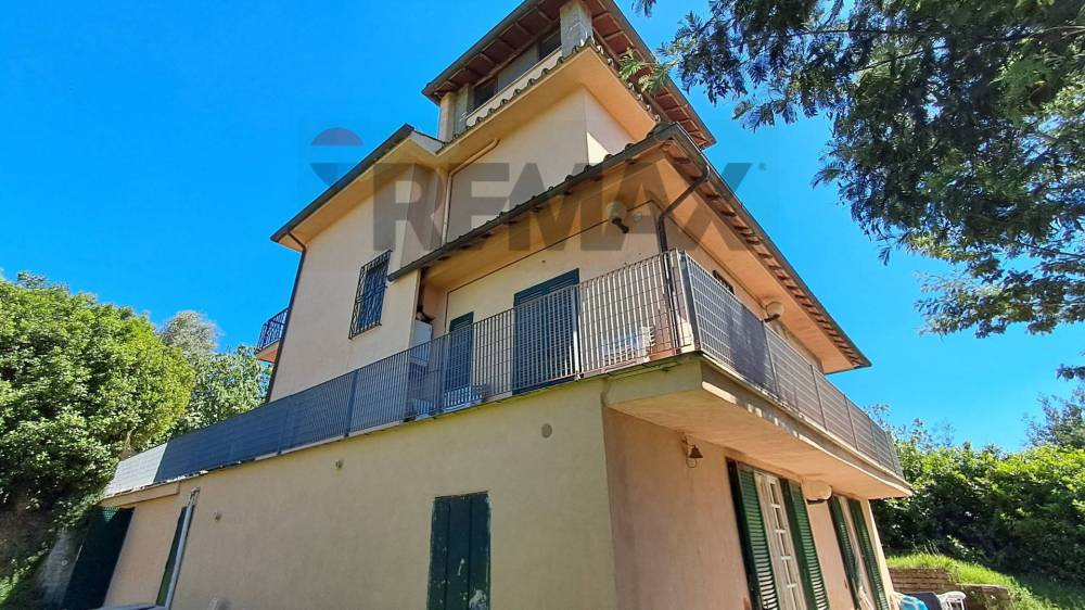 casa indipendente in vendita a Canale Monterano
