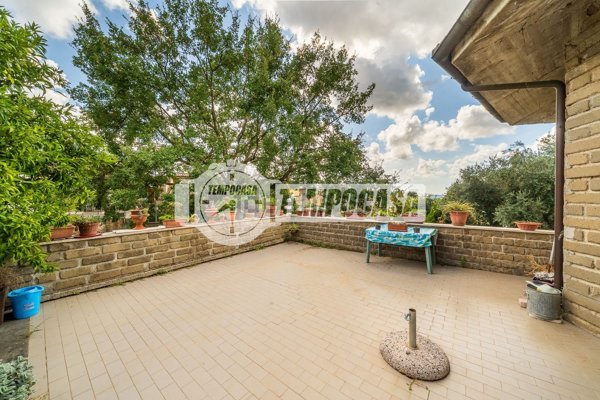 casa indipendente in vendita a Canale Monterano