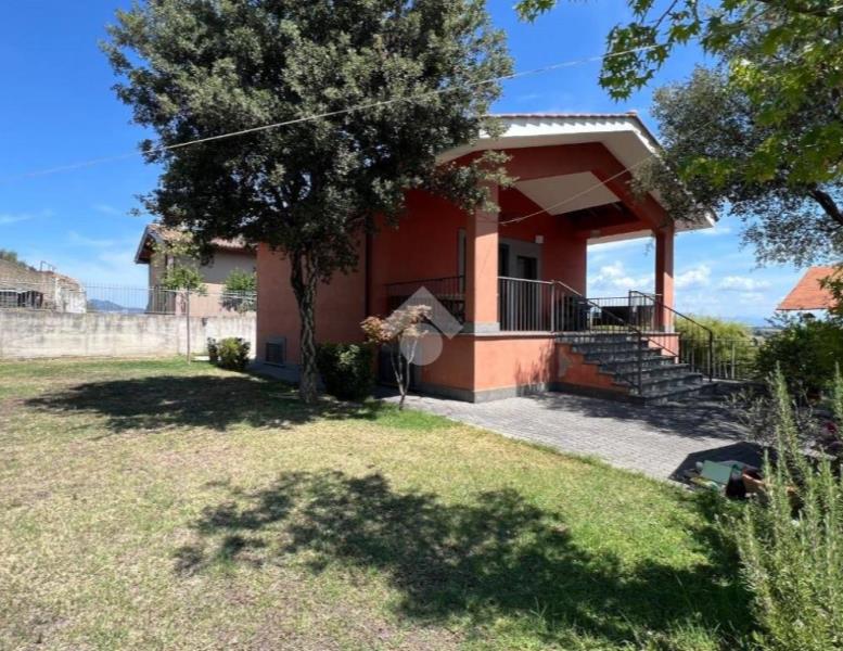 casa indipendente in vendita a Capena