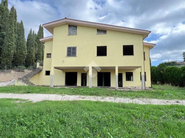 casa indipendente in vendita a Capena