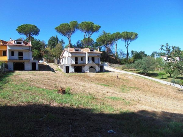casa indipendente in vendita a Capena