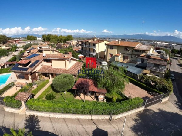 casa indipendente in vendita a Capena