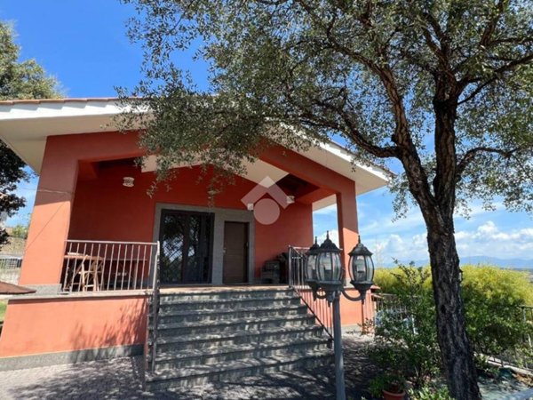 casa indipendente in vendita a Capena