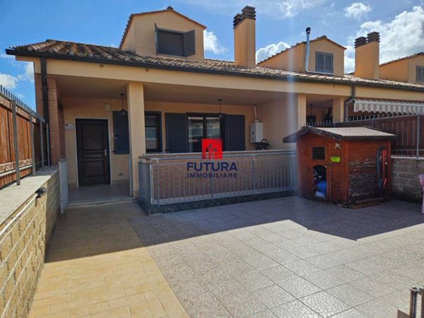 casa indipendente in vendita a Capena