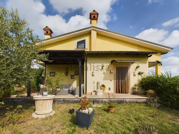 casa indipendente in vendita a Capena