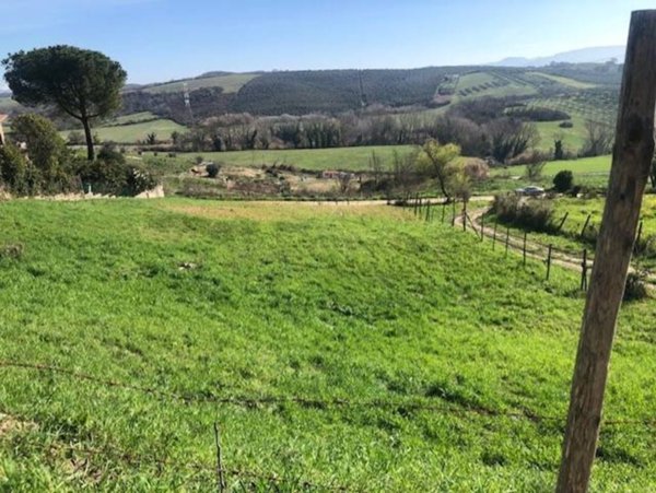terreno edificabile in vendita a Capena