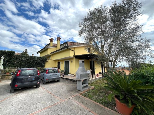 casa indipendente in vendita a Capena