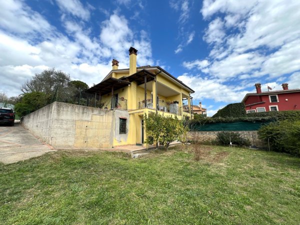 casa indipendente in vendita a Capena