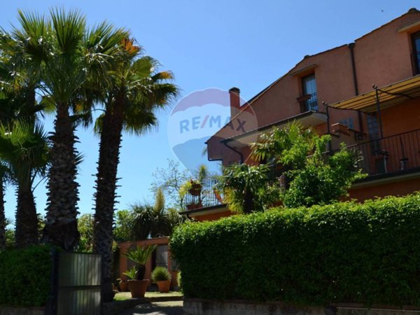 casa indipendente in vendita a Capena