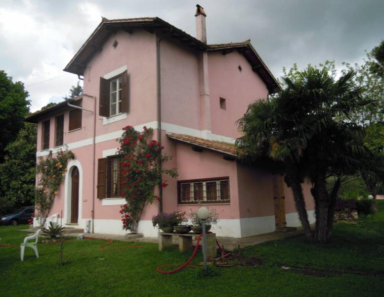 casa indipendente in vendita a Capena