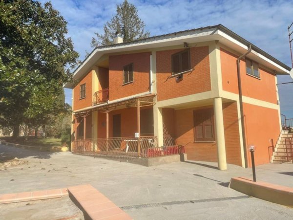casa indipendente in vendita a Capena