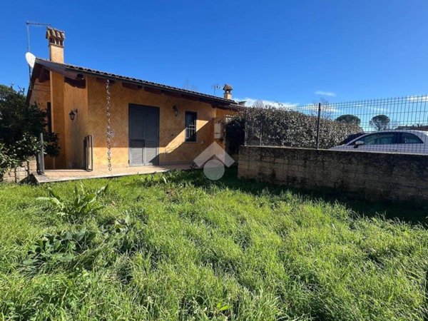 casa indipendente in vendita a Capena