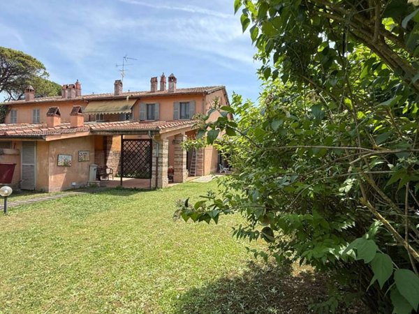 casa indipendente in vendita a Capena