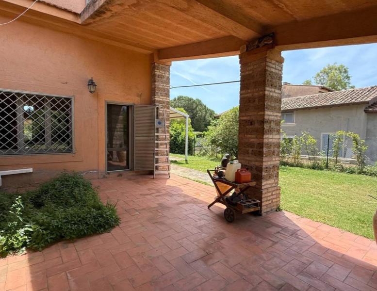 casa indipendente in vendita a Capena
