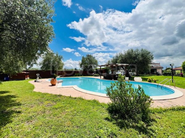 casa indipendente in vendita a Capena