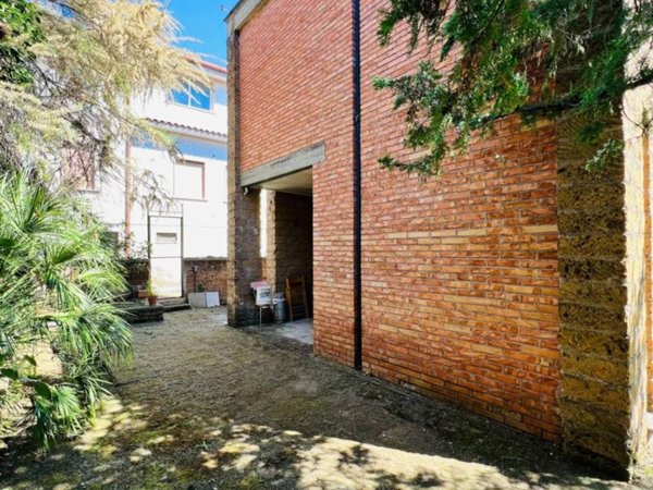 casa indipendente in vendita a Capena