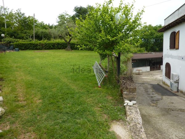 casa indipendente in vendita a Capena