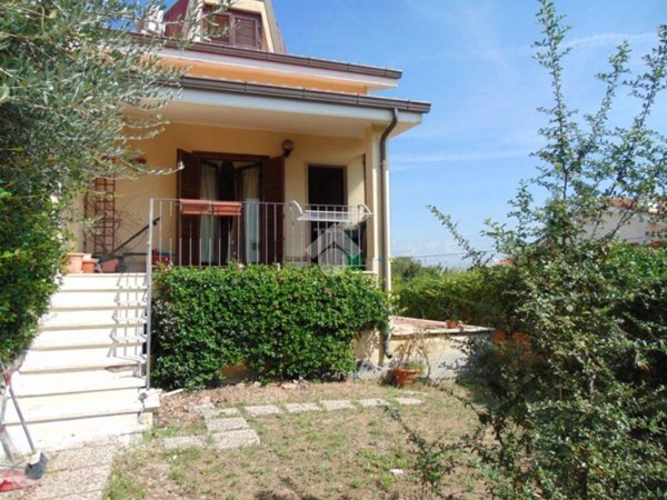 casa indipendente in vendita a Capena