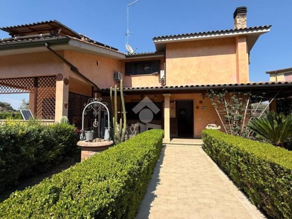 casa indipendente in vendita a Capena