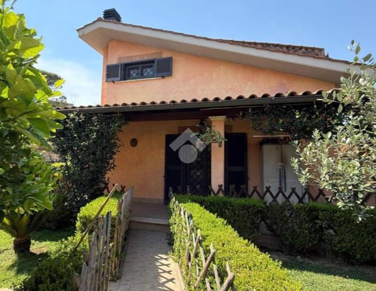 casa indipendente in vendita a Capena