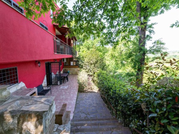 casa indipendente in vendita a Capena