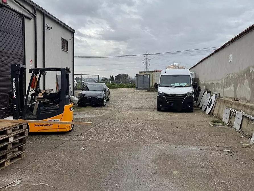 locale di sgombero in vendita a Capena