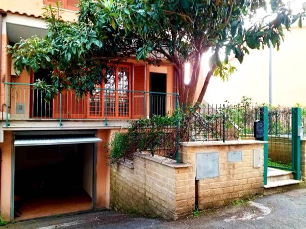casa indipendente in vendita a Capena