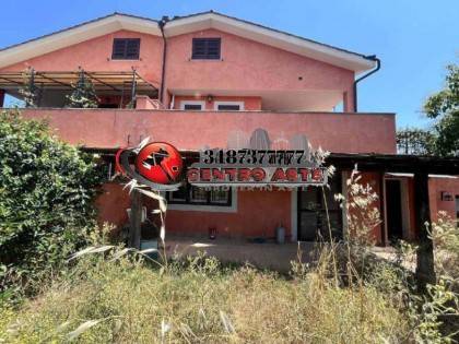 casa indipendente in vendita a Capena