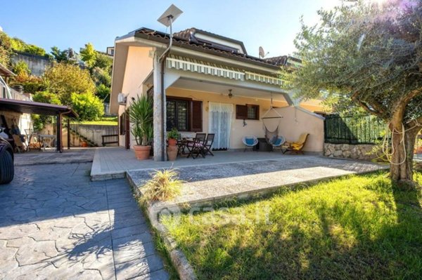 casa indipendente in vendita a Capena
