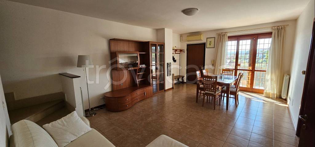 casa indipendente in vendita a Capena