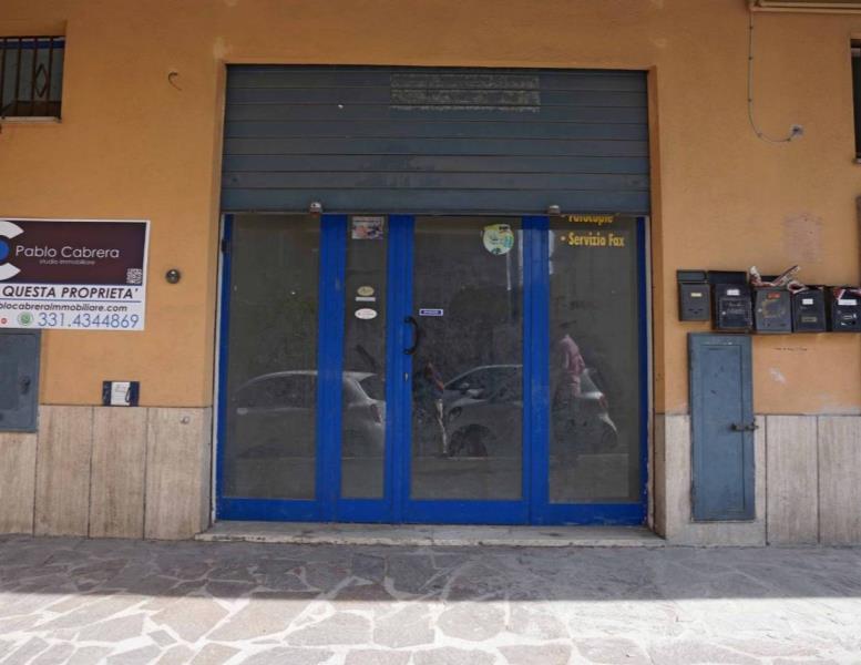 locale commerciale in vendita a Capena