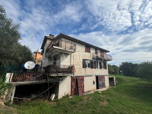 casa indipendente in vendita a Capena