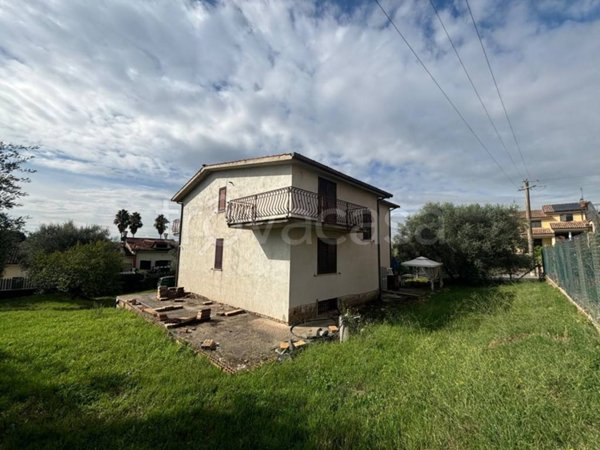 casa indipendente in vendita a Capena