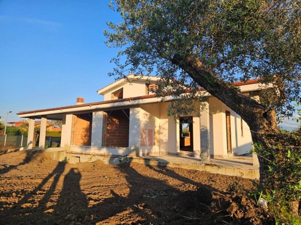 casa indipendente in vendita a Capena