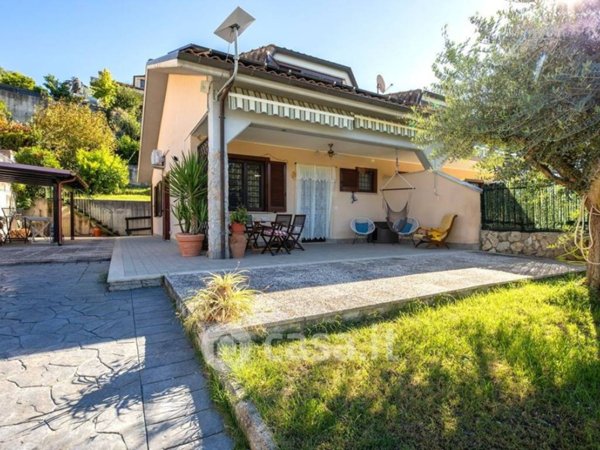 casa indipendente in vendita a Capena