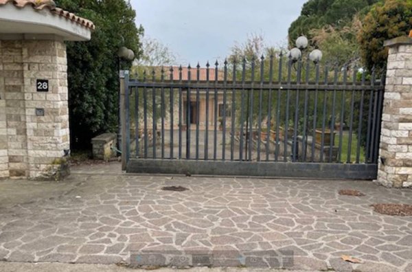 casa indipendente in vendita a Capena