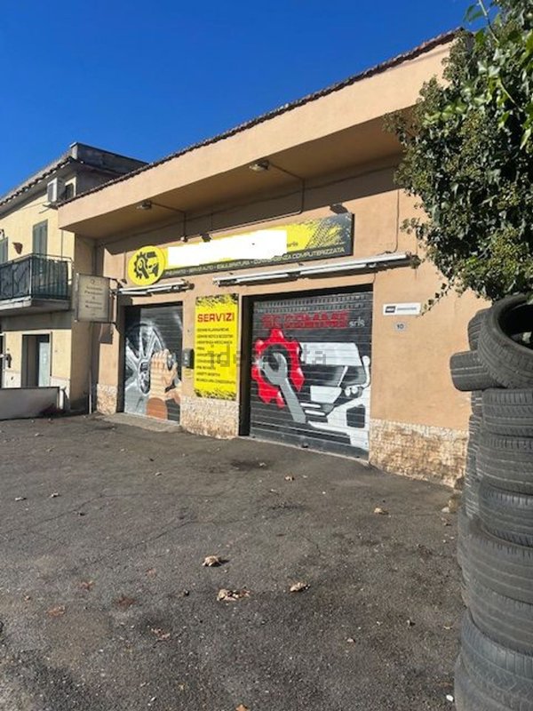locale commerciale in vendita a Capena